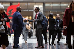 Scientific Sessions attendees in lobby